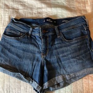 Low Rise Hollister Blue Jean Shorts 3”